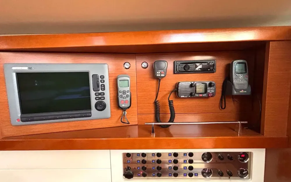 slider 13 Beneteau Oceanis 58