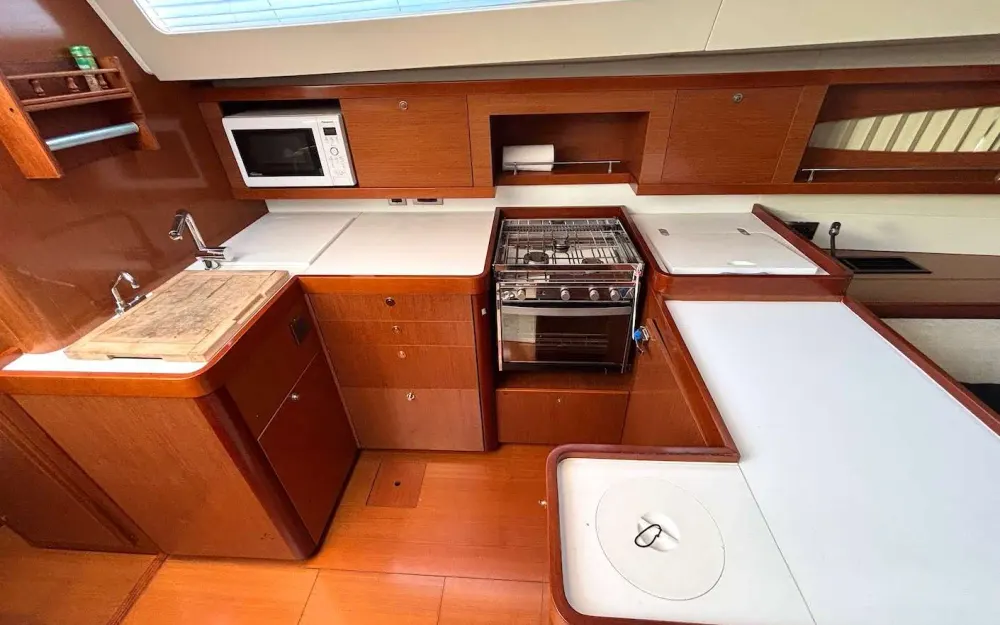slider 15 Beneteau Oceanis 58