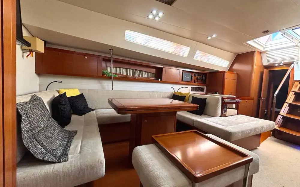 slider 16 Beneteau Oceanis 58