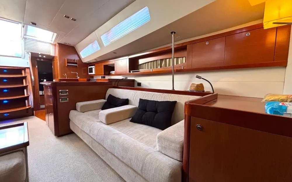 slider 18 Beneteau Oceanis 58