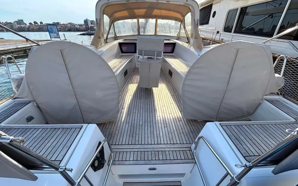 slider 3 Beneteau Oceanis 58