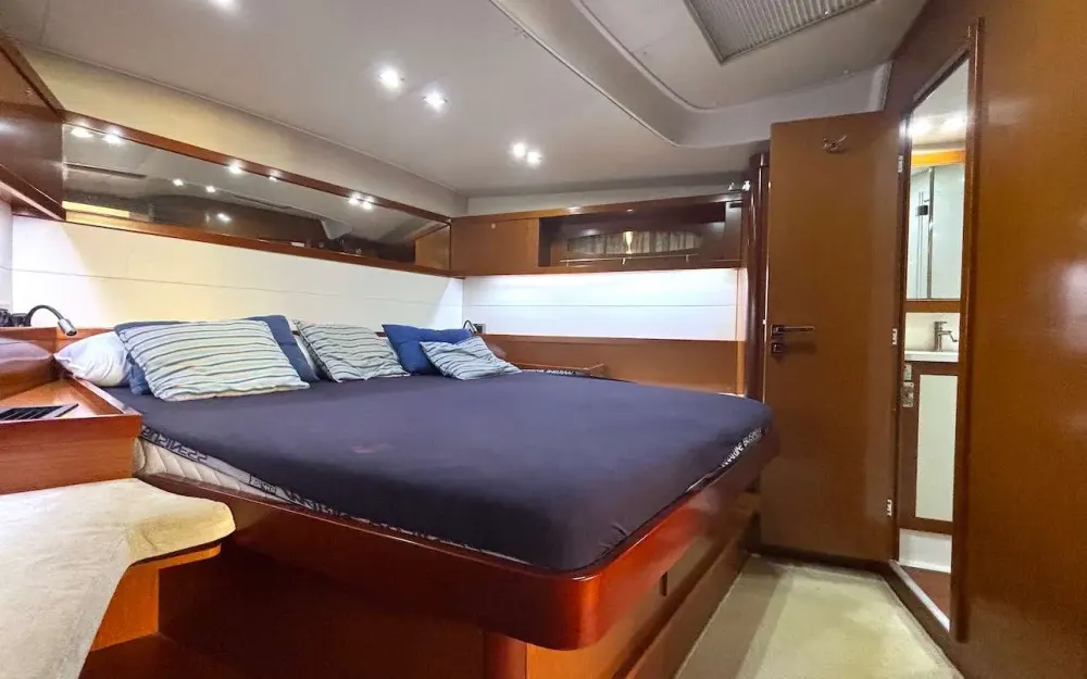 slider 8 Beneteau Oceanis 58