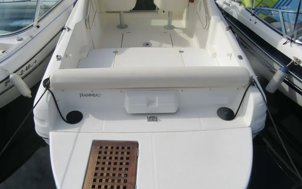 slider 7 Jeanneau Leader 705