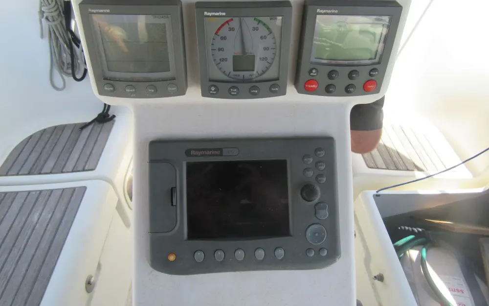 slider 3 Beneteau Oceanis 373 Clipper
