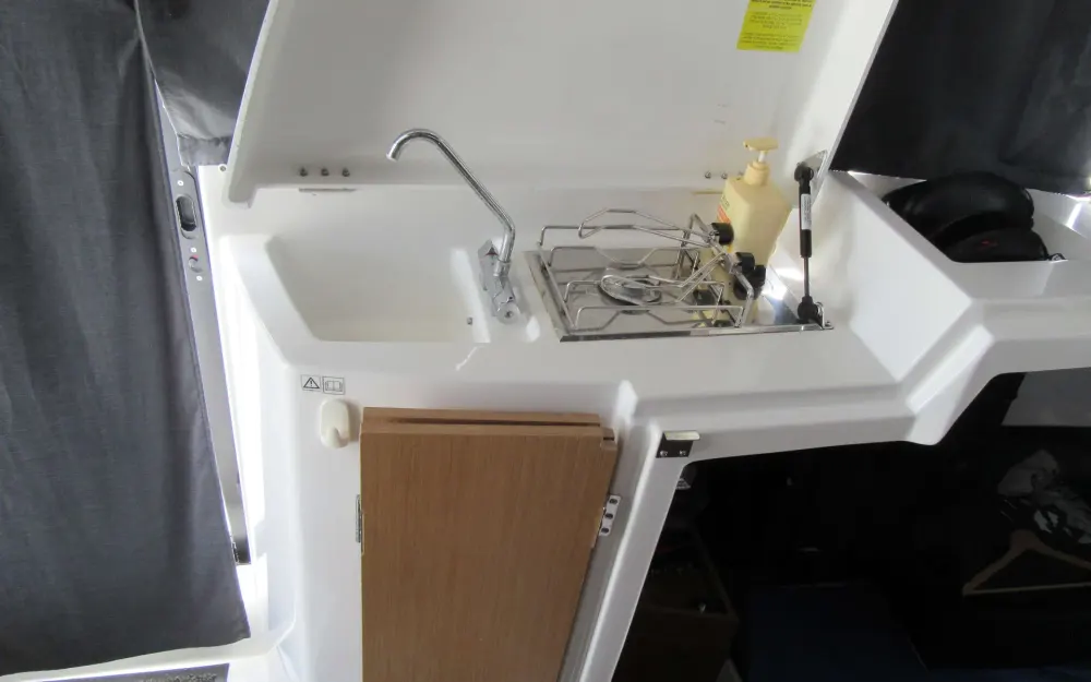 slider 12 Beneteau Barracuda 9
