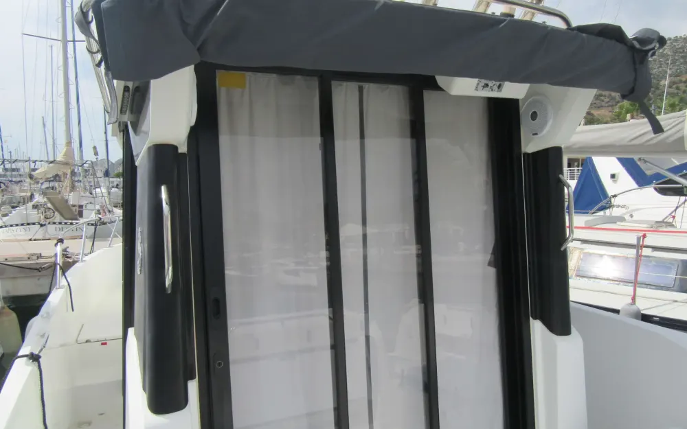 slider 23 Beneteau Barracuda 9