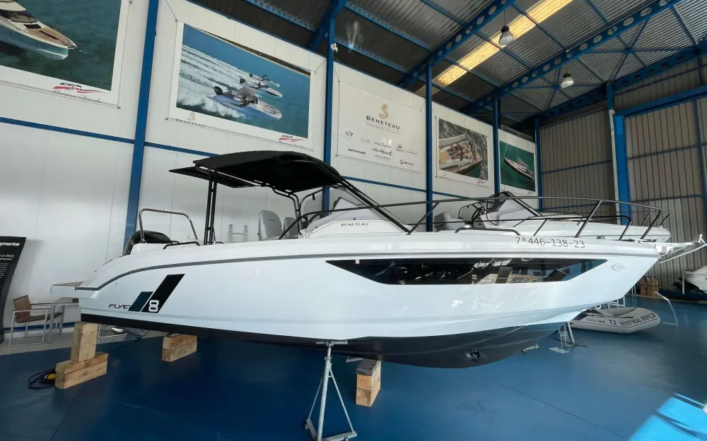 slider 1 Beneteau Flyer 8 SUNdeck