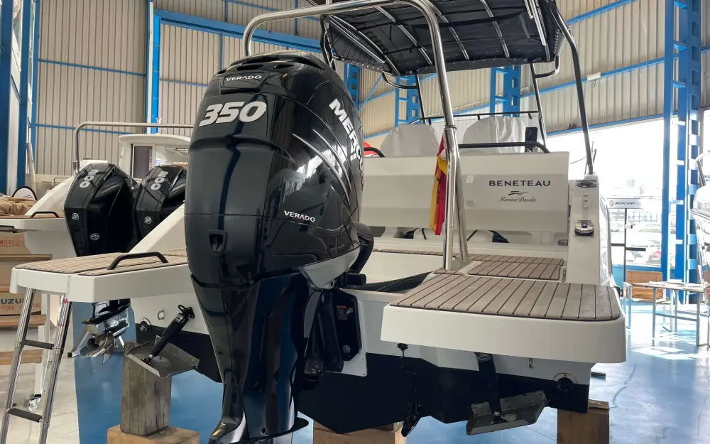slider 2 Beneteau Flyer 8 SUNdeck