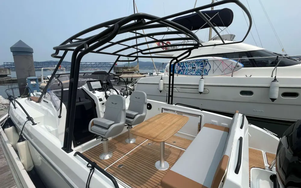 slider 3 Beneteau Flyer 8 SUNdeck