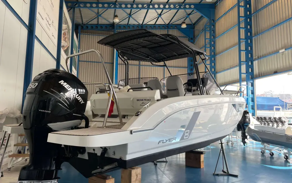 slider 4 Beneteau Flyer 8 SUNdeck