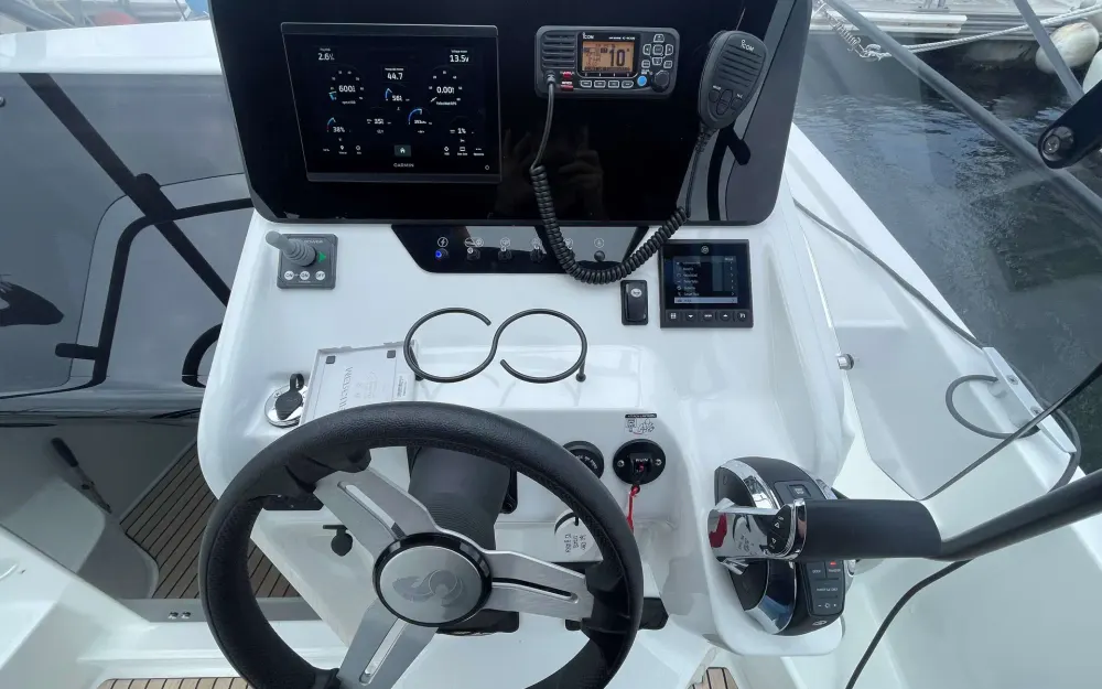 slider 8 Beneteau Flyer 8 SUNdeck