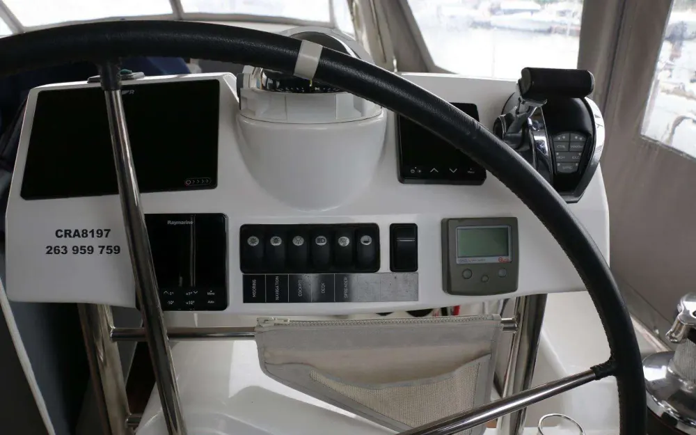 slider 16 Beneteau Oceanis 58