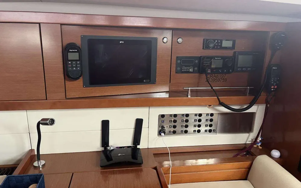 slider 19 Beneteau Oceanis 58