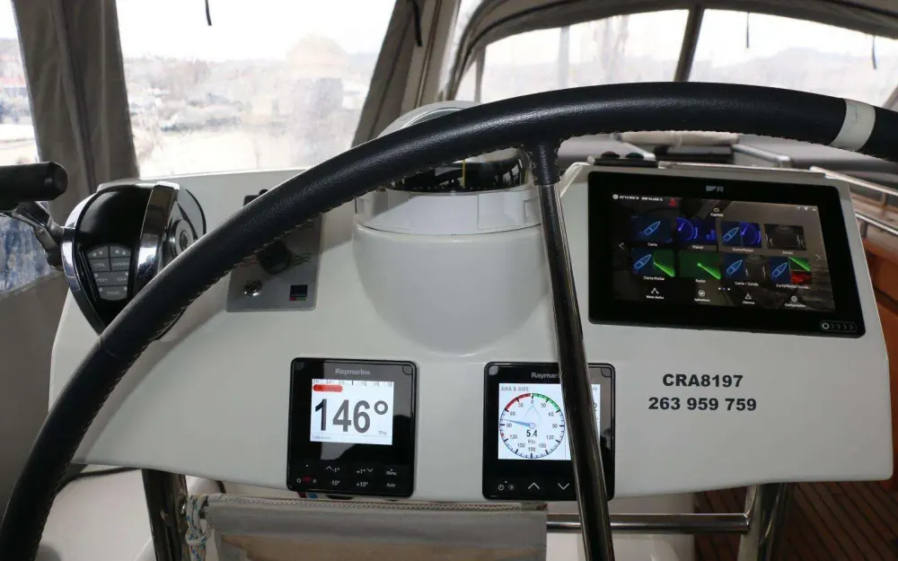 slider 3 Beneteau Oceanis 58