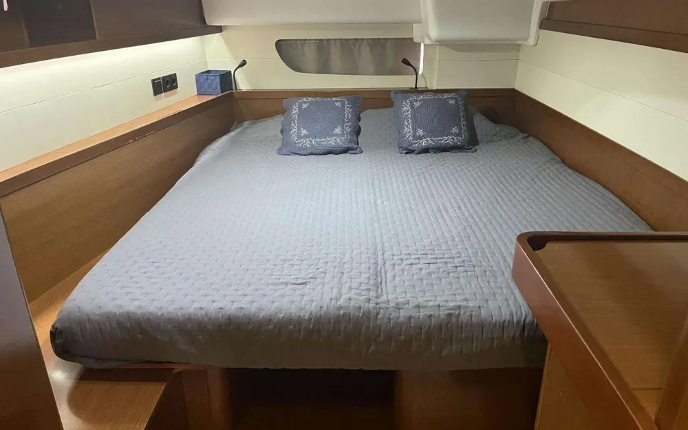 slider 6 Beneteau Oceanis 58
