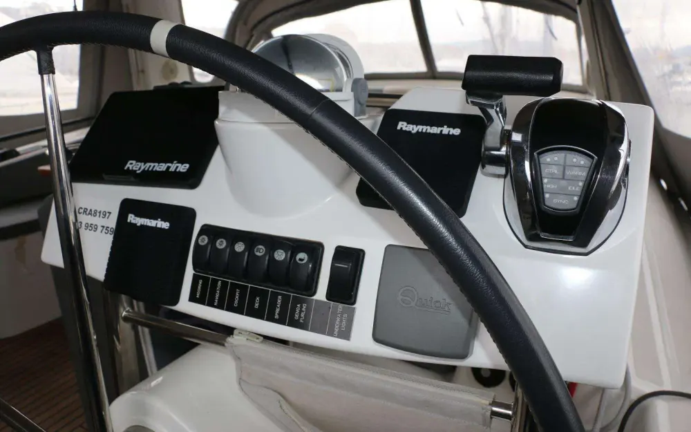 slider 7 Beneteau Oceanis 58