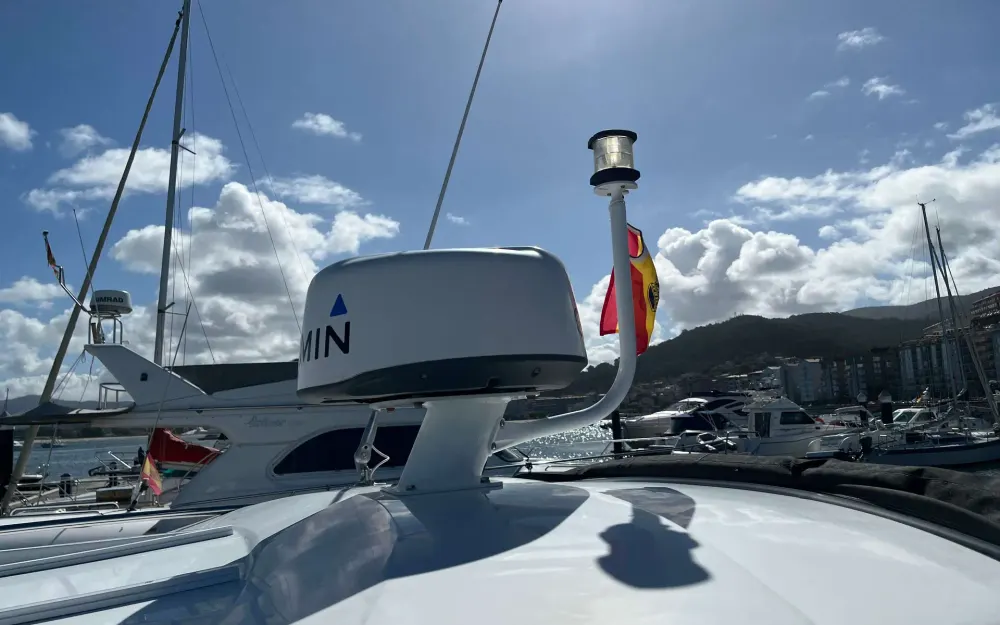 slider 2 Beneteau Antares 8 OB