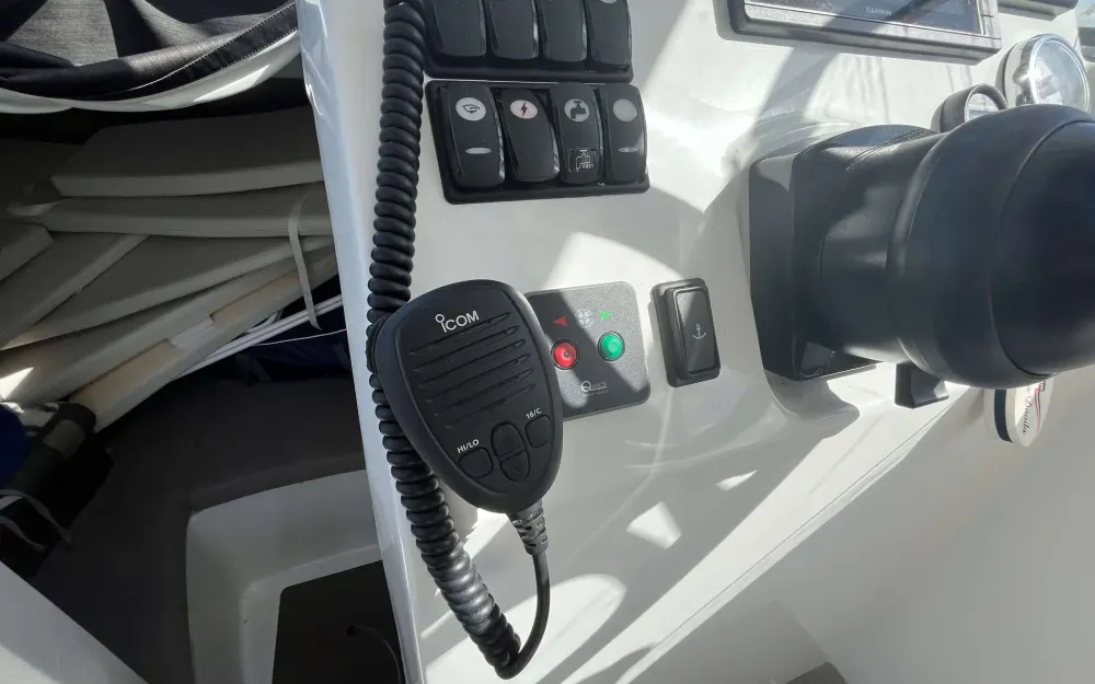 slider 3 Beneteau Antares 8 OB