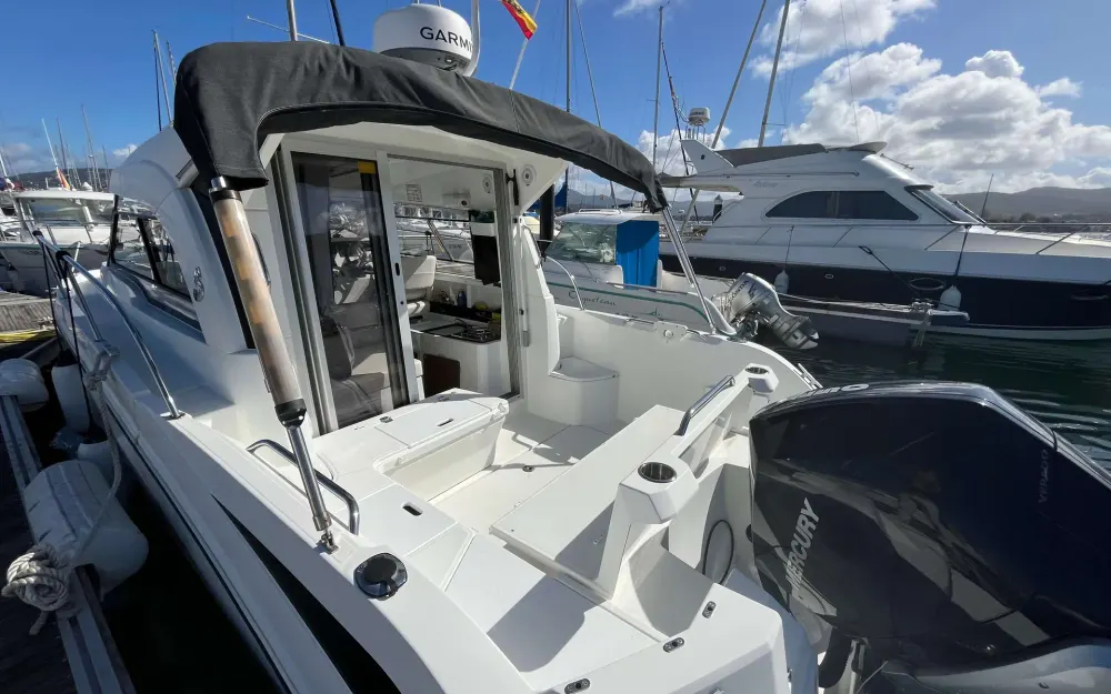 slider 7 Beneteau Antares 8 OB