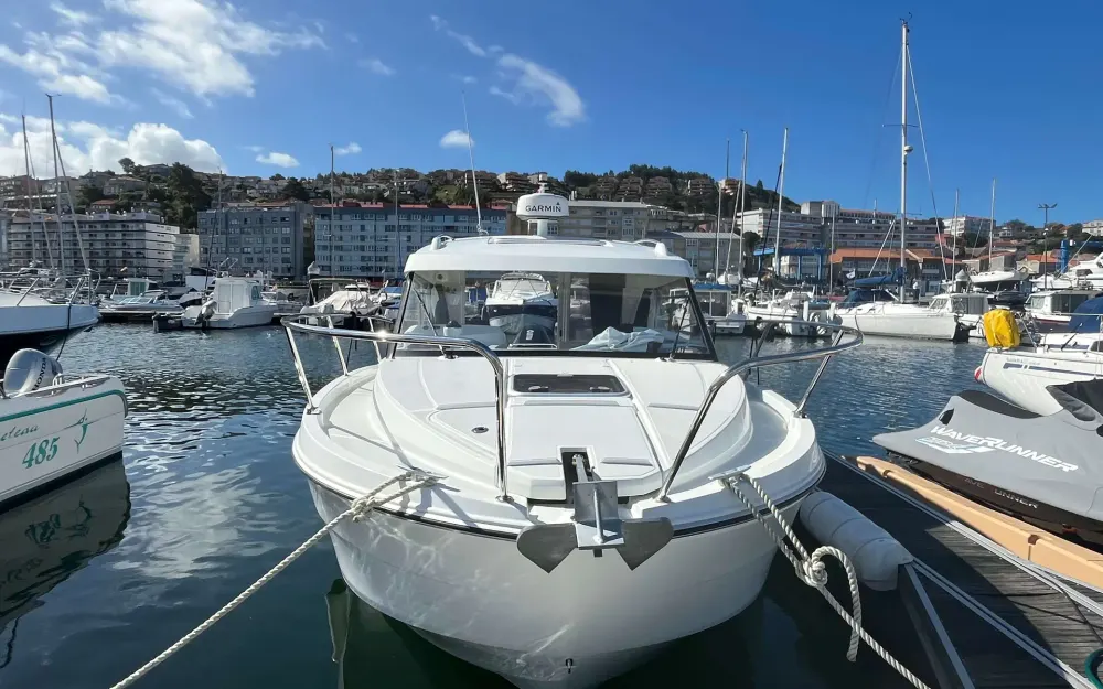 slider 8 Beneteau Antares 8 OB
