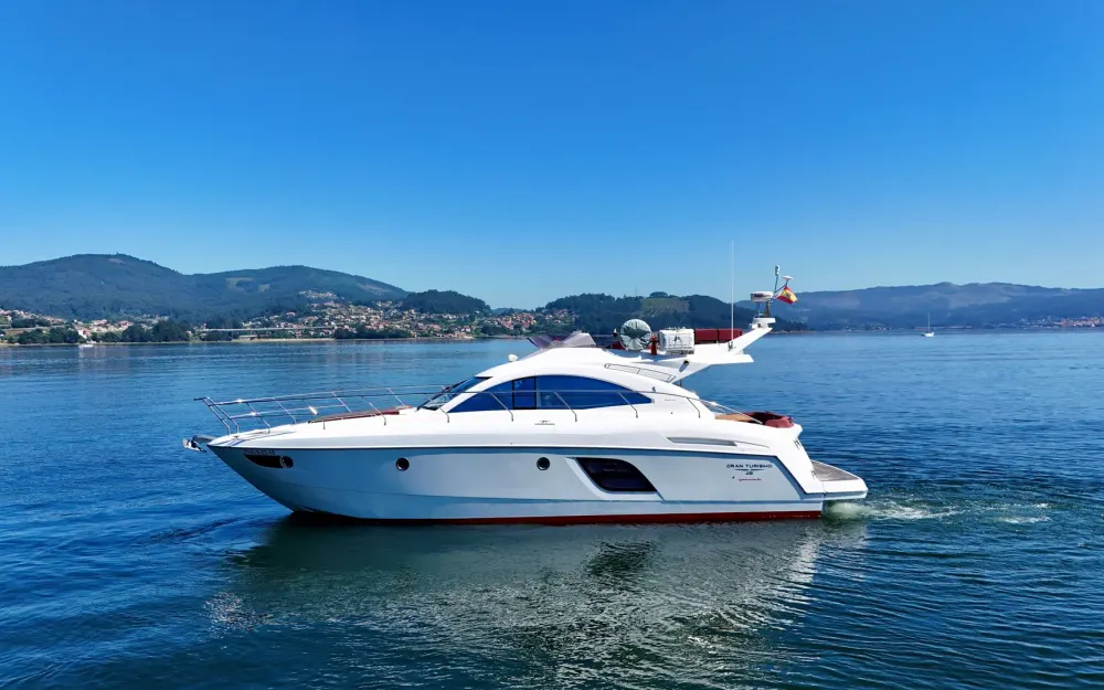 slider 0 Beneteau Gran Turismo 49 Fly