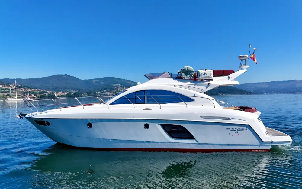 slider 14 Beneteau Gran Turismo 49 Fly