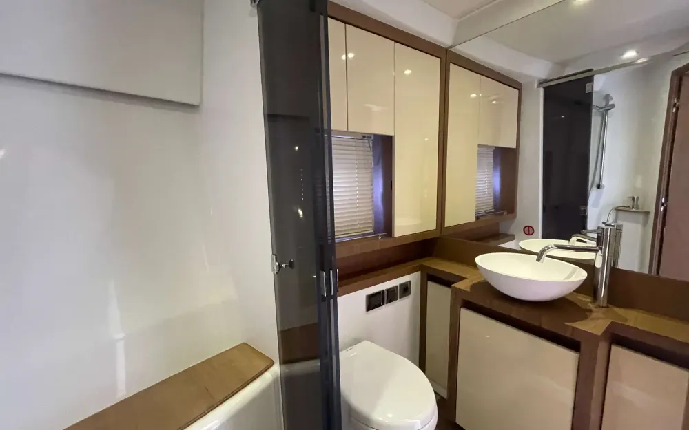 slider 17 Beneteau Gran Turismo 49 Fly