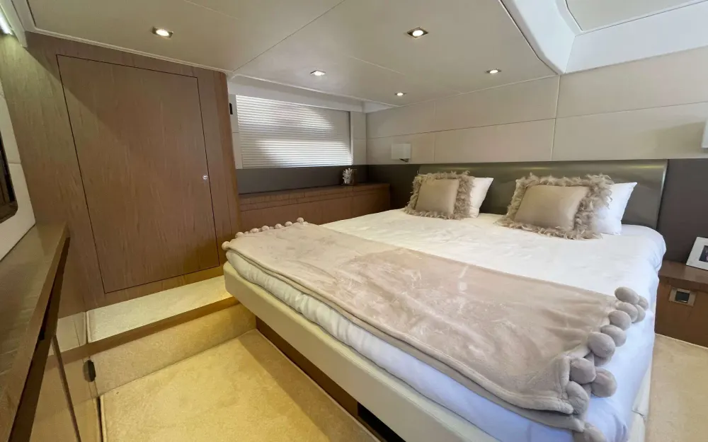 slider 18 Beneteau Gran Turismo 49 Fly