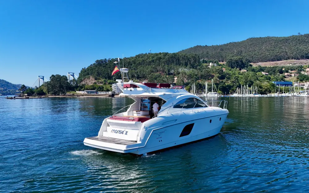 slider 21 Beneteau Gran Turismo 49 Fly