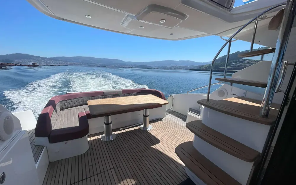 slider 27 Beneteau Gran Turismo 49 Fly