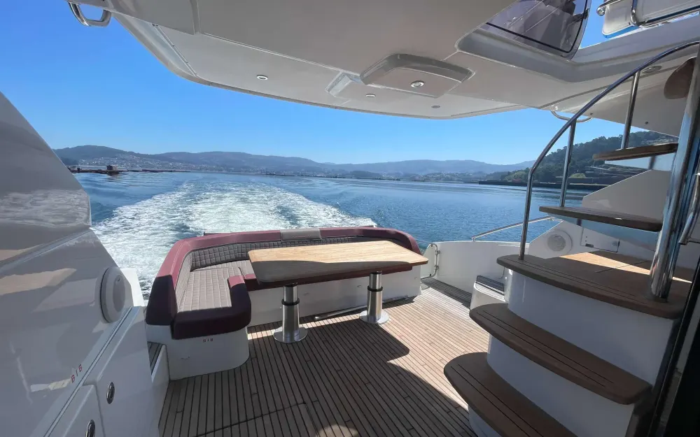 slider 30 Beneteau Gran Turismo 49 Fly