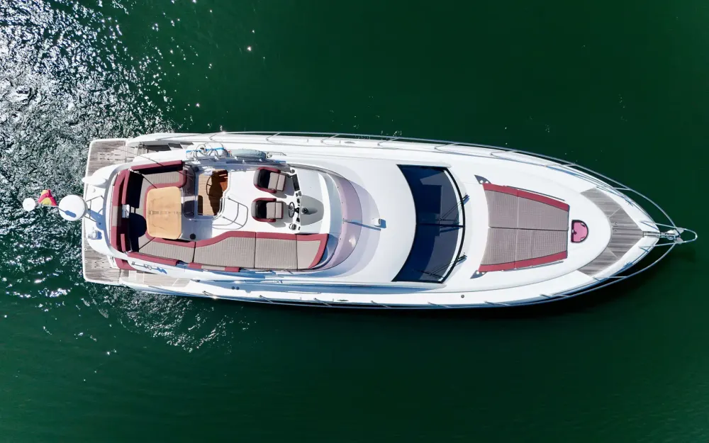 slider 3 Beneteau Gran Turismo 49 Fly