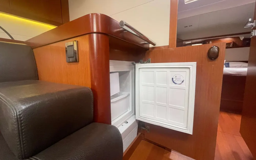 slider 10 Beneteau Oceanis 58