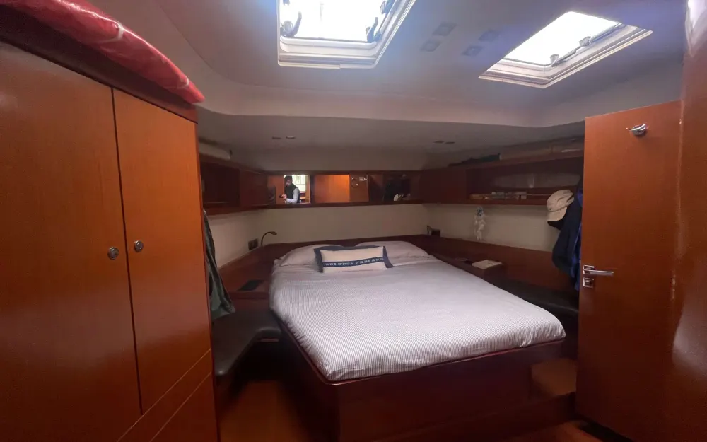 slider 12 Beneteau Oceanis 58