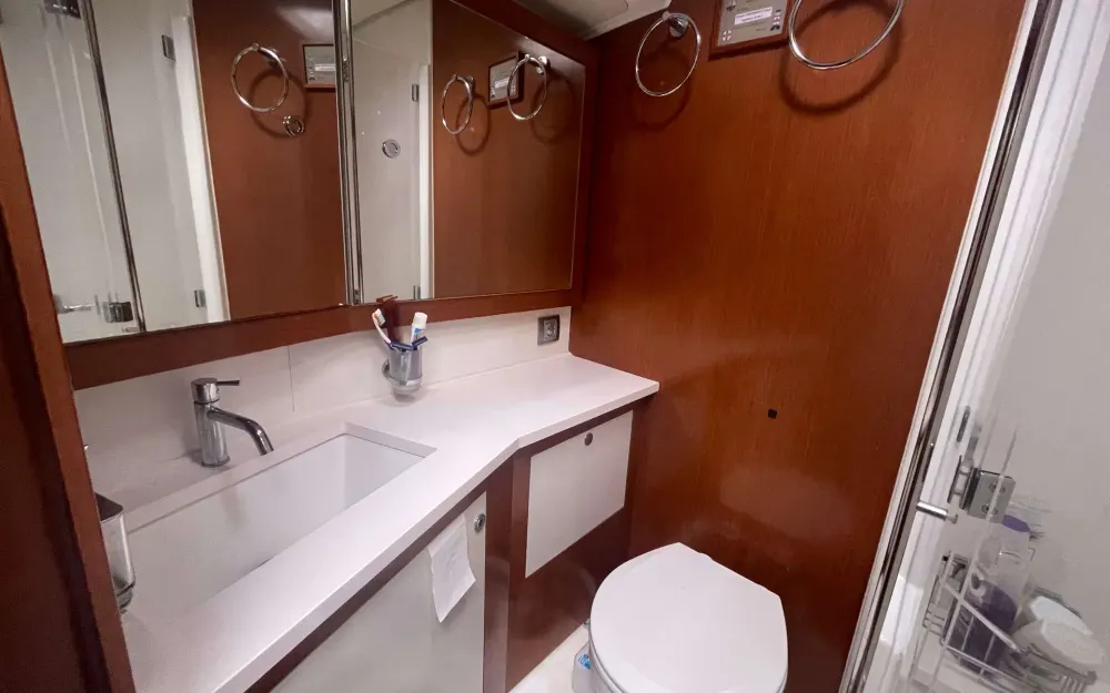slider 23 Beneteau Oceanis 58