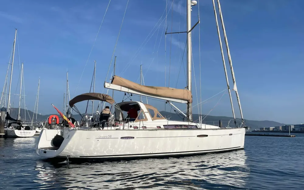 slider 8 Beneteau Oceanis 58