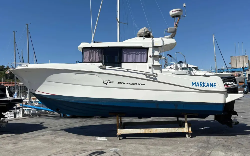 slider 0 Beneteau Barracuda 9 Fly
