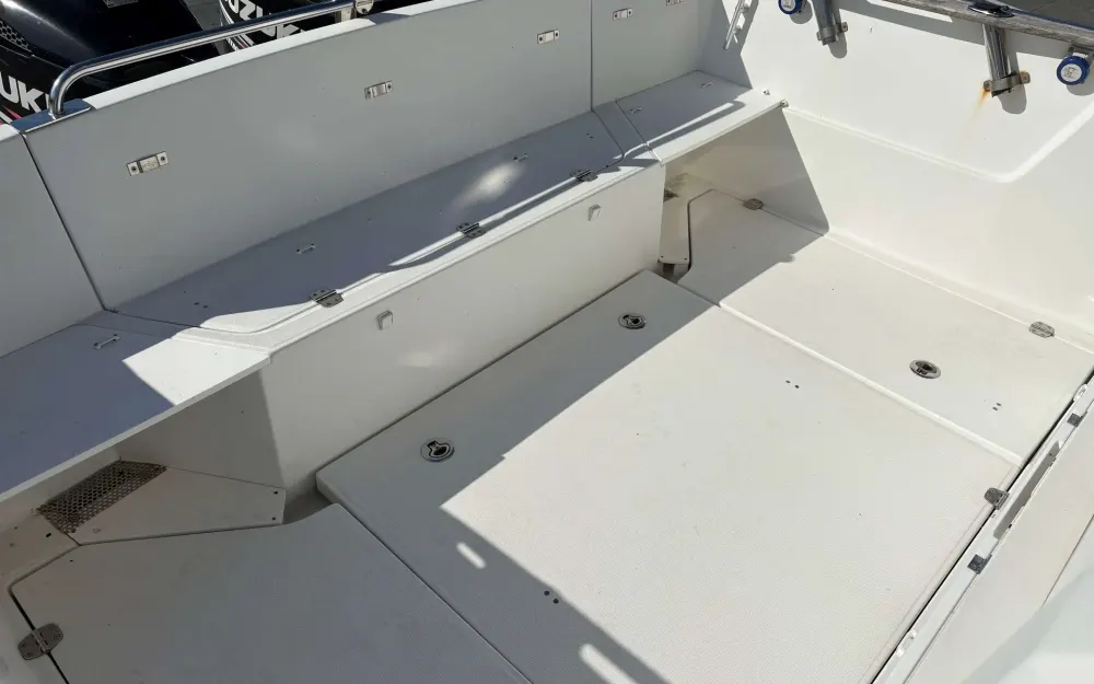 slider 2 Beneteau Barracuda 9 Fly