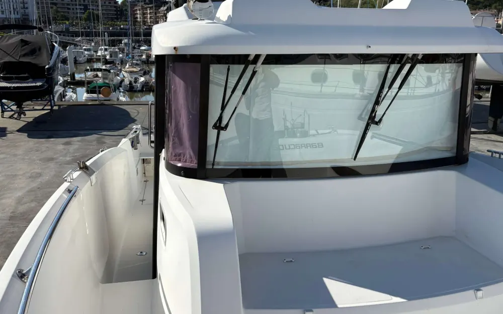 slider 7 Beneteau Barracuda 9 Fly