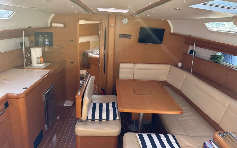 slider 19 Jeanneau Sun Odyssey 44 i