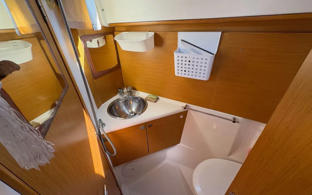slider 23 Jeanneau Sun Odyssey 44 i