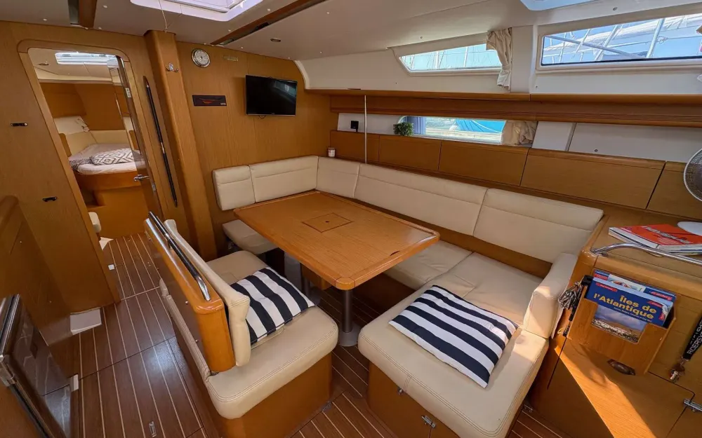 slider 7 Jeanneau Sun Odyssey 44 i