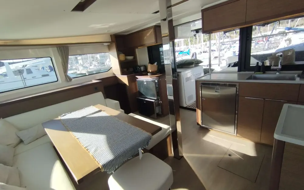 slider 13 Lagoon  46
