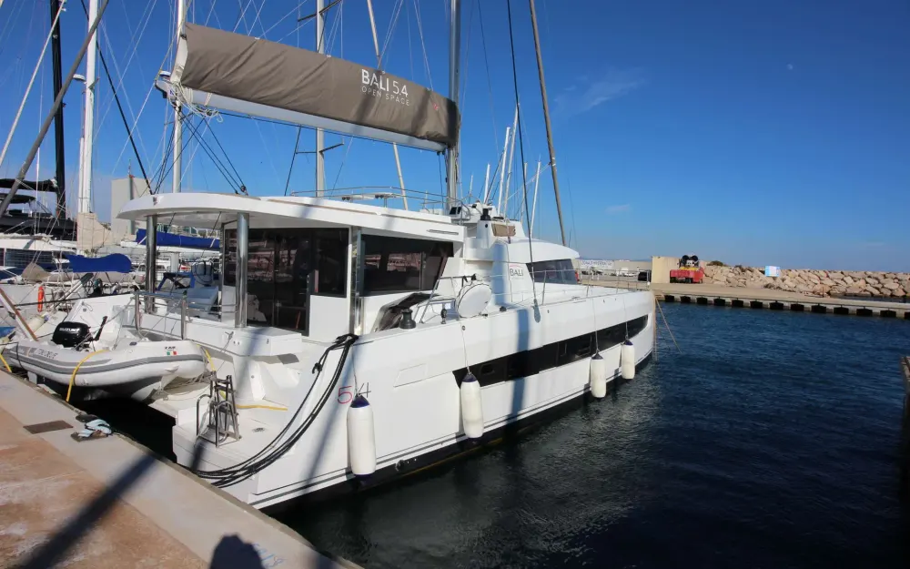 slider 0 Bali Catamarans Bali 5.4