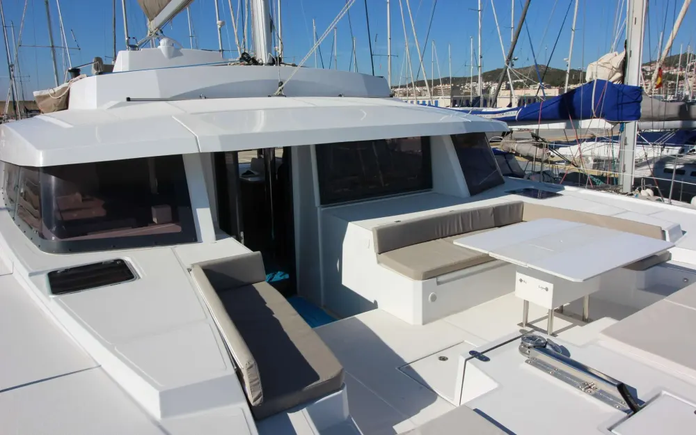 slider 11 Bali Catamarans Bali 5.4