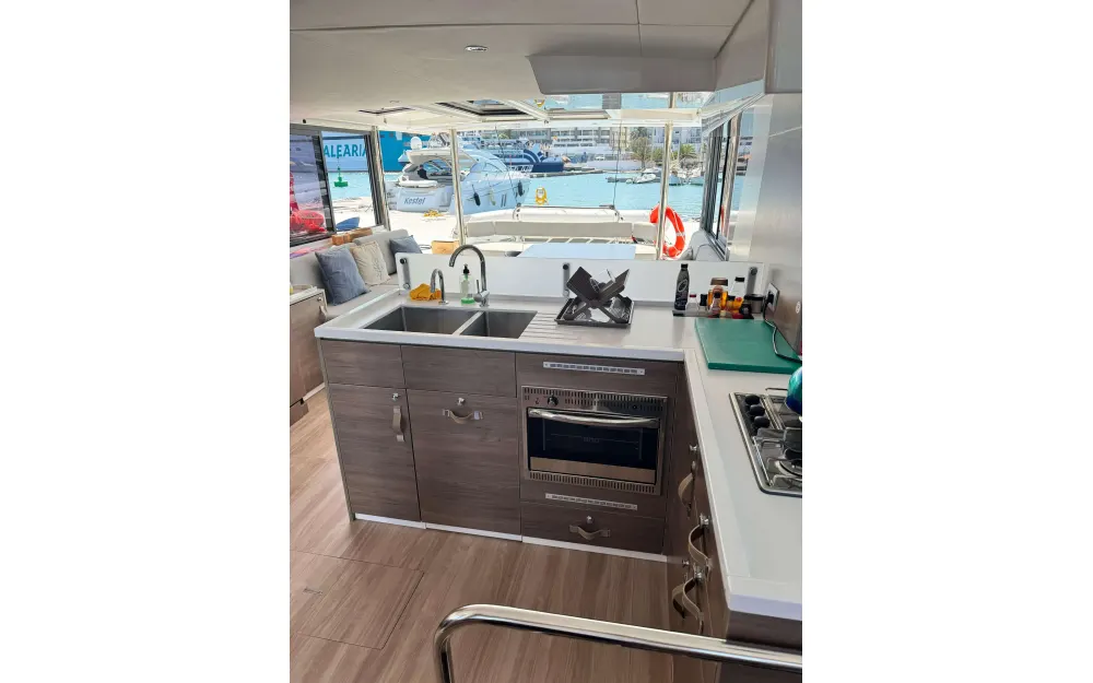 slider 30 Bali Catamarans Bali 4.6