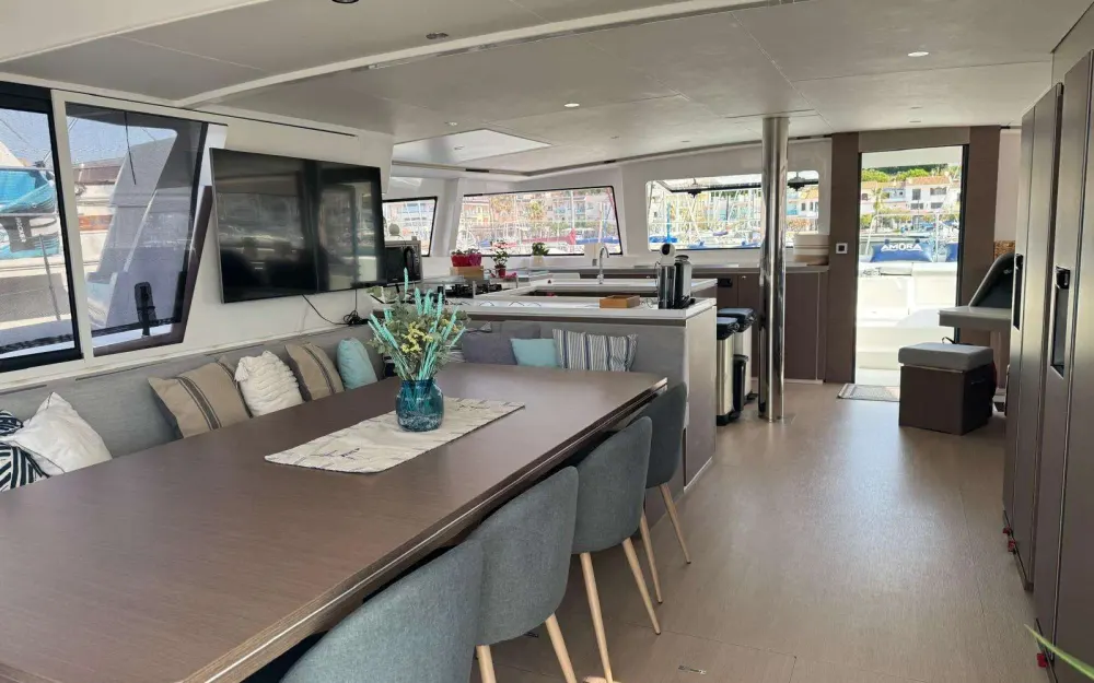 slider 2 Bali Catamarans Bali 5.4