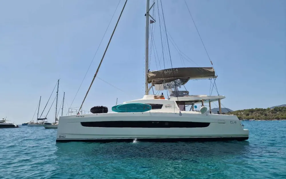 slider 0 Bali Catamarans Bali 5.4
