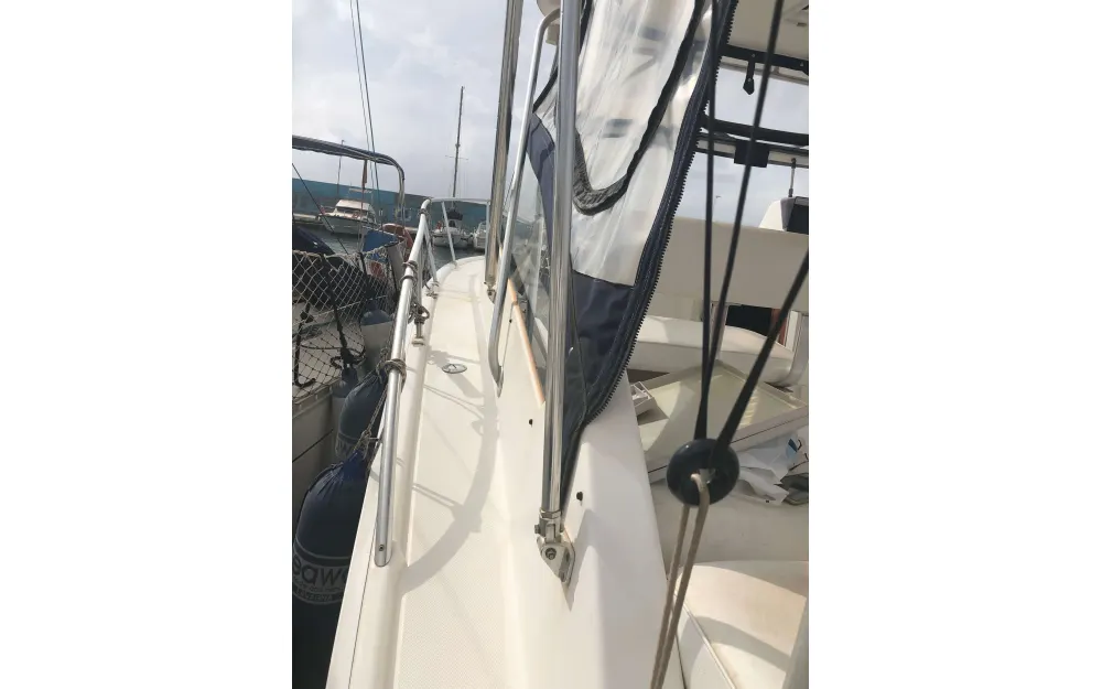 slider 9 Luhrs  30 Open