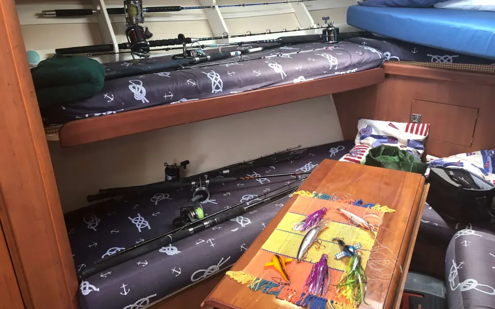 slider 10 Luhrs  30 Open